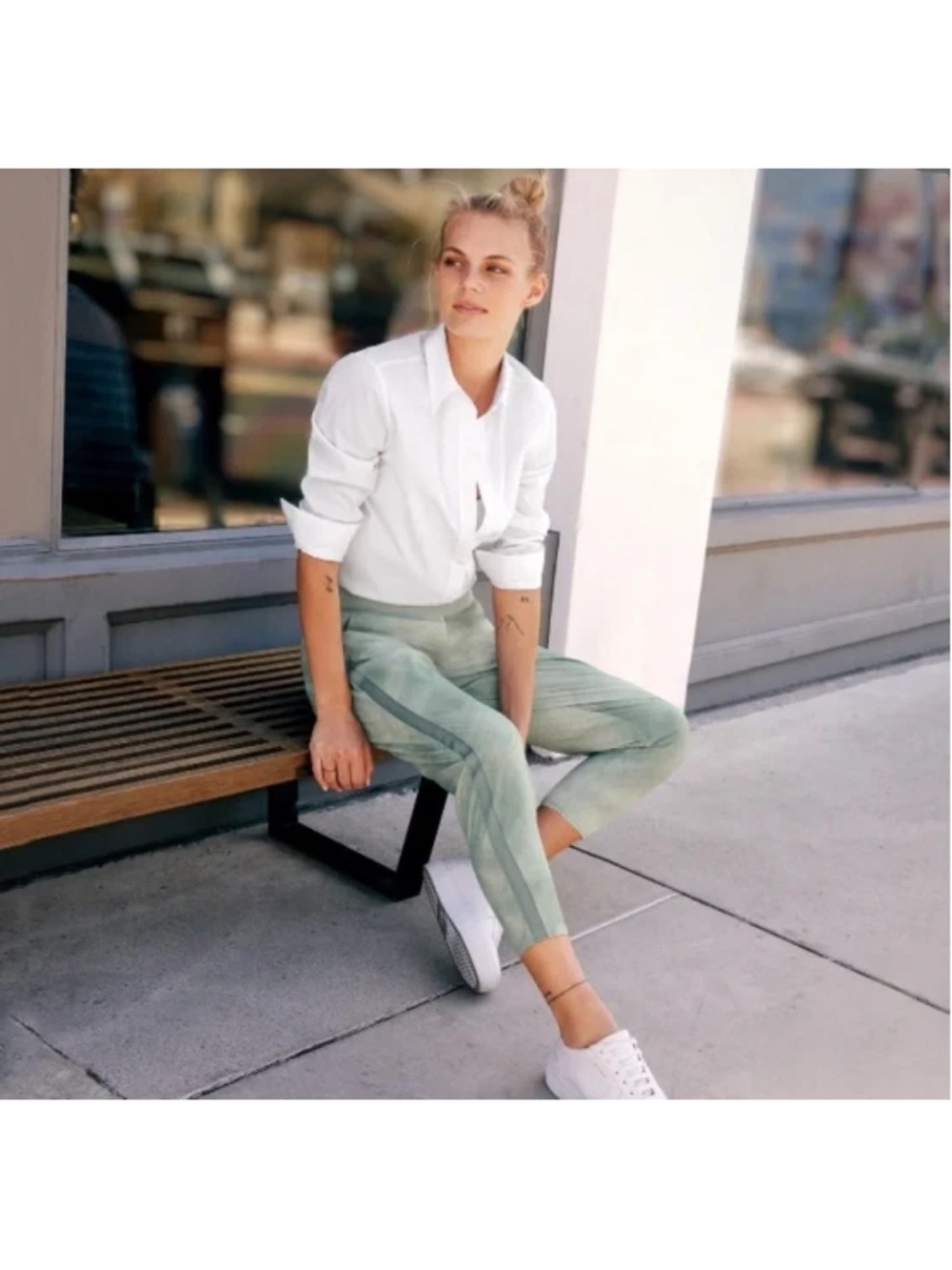 Athleta Green Nolita Slim Tapered Cropped Pants - size 2 Extra Small